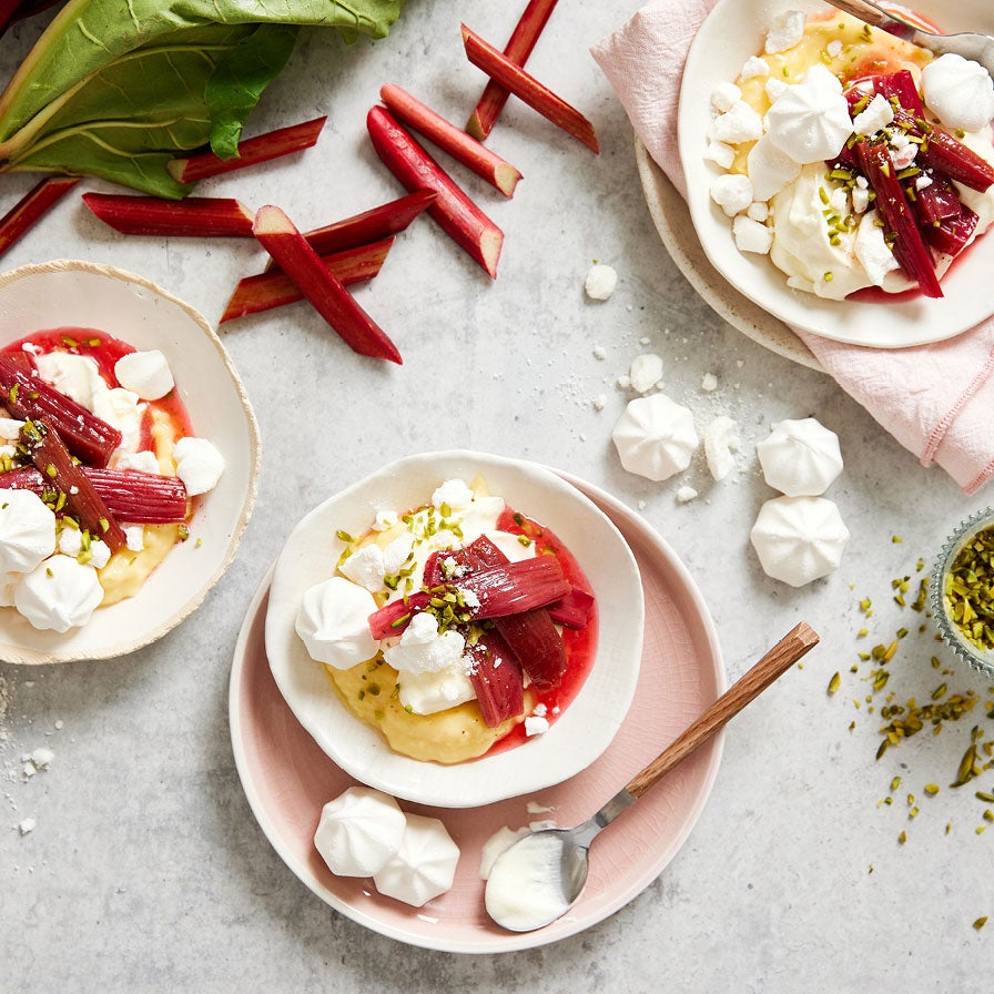 Rhubarb Eton Mess